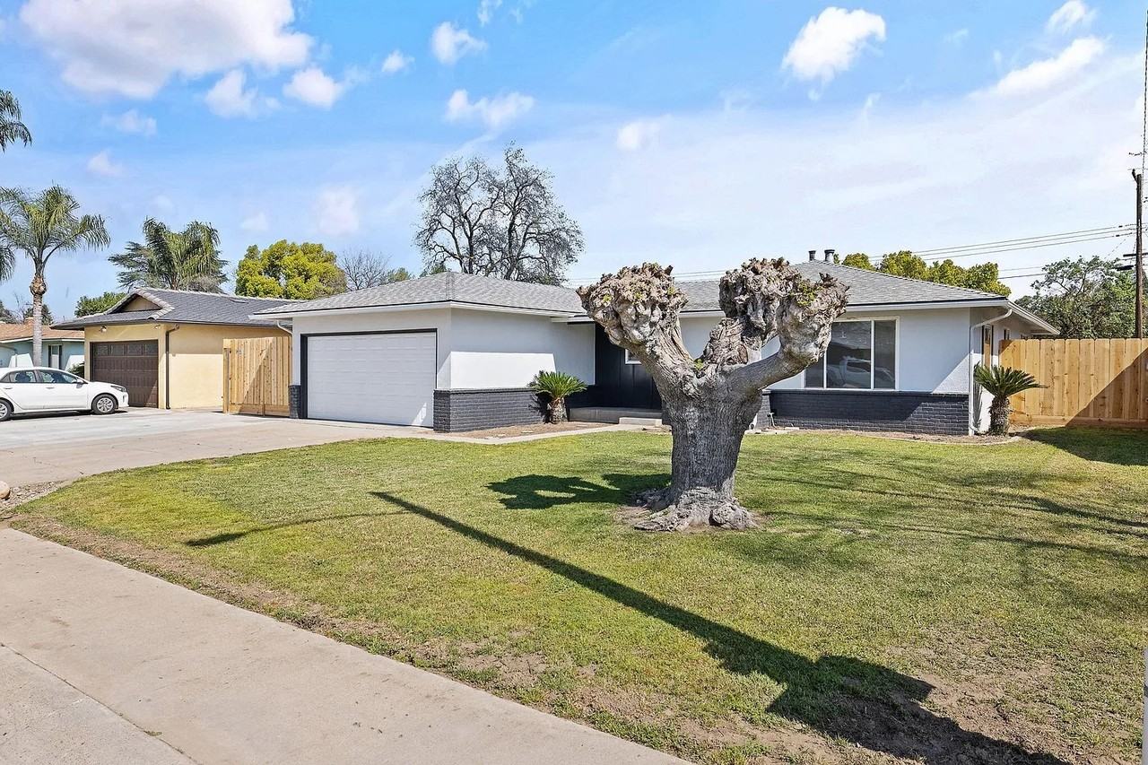 2632 S Encina St - Photo 2 of 17