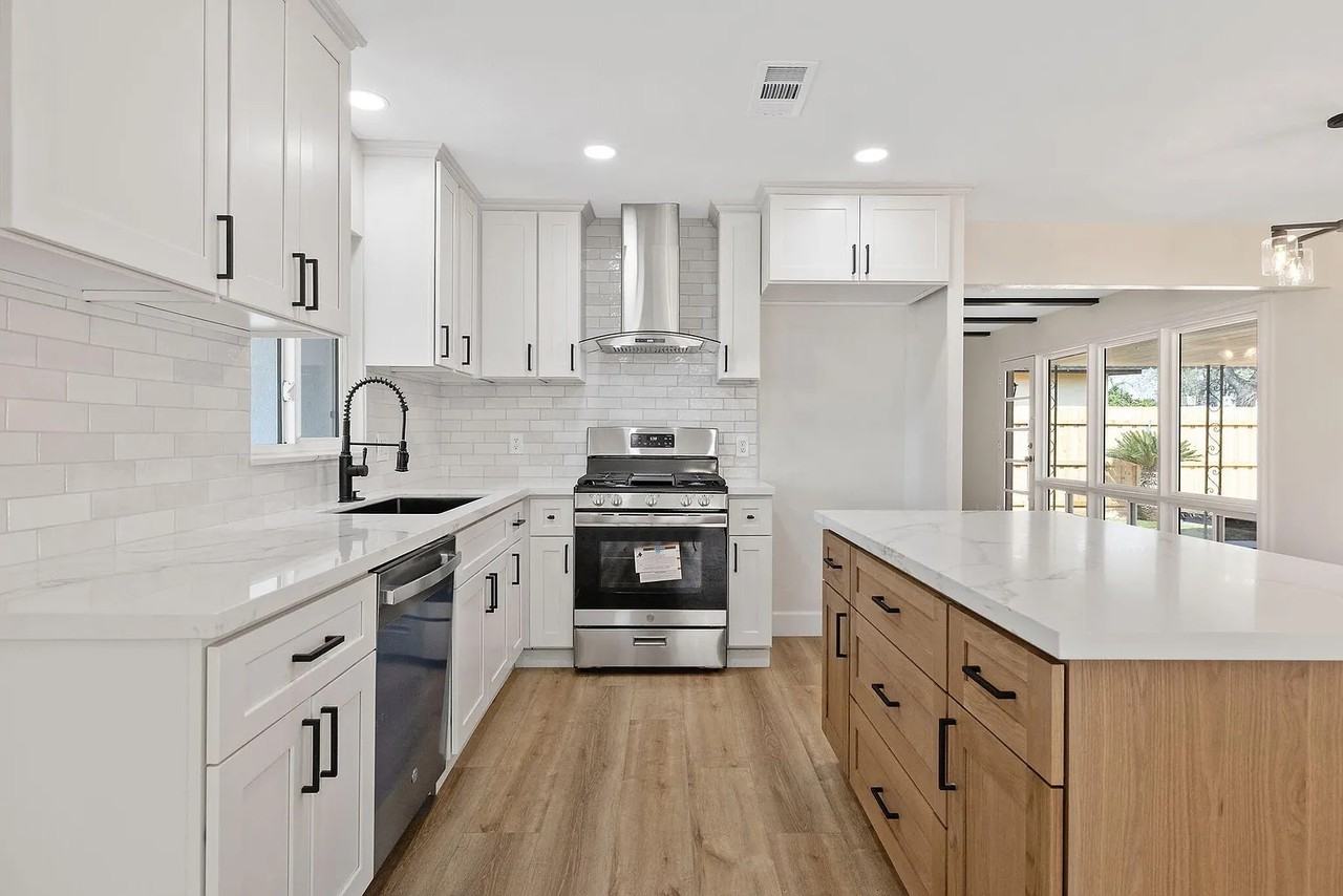 2632 S Encina St - Photo 5 of 17