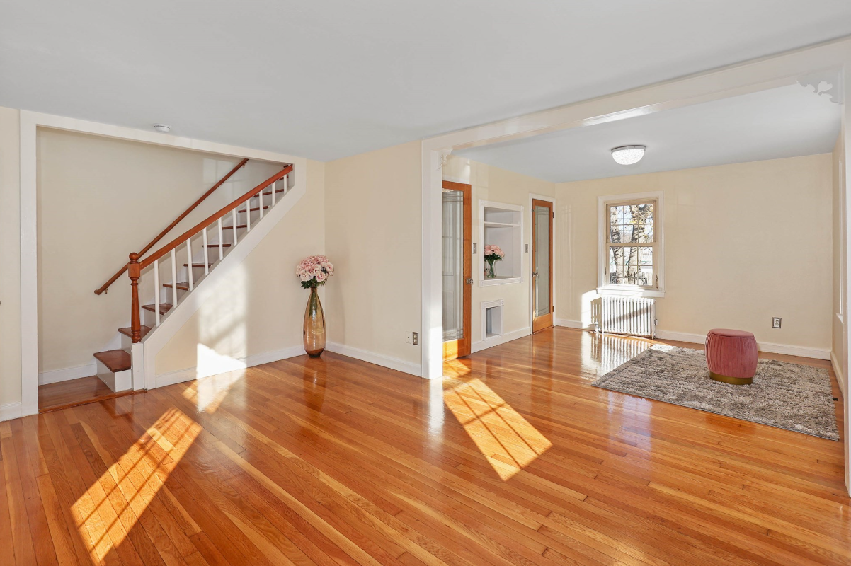 65 Park Ave - Photo 2 of 9