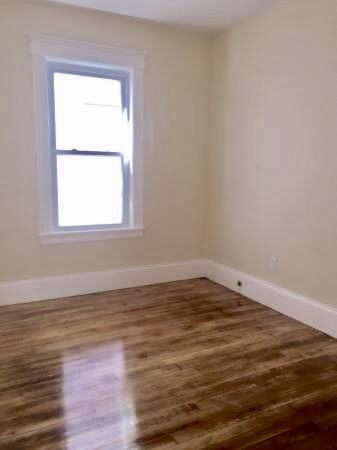 1211 Middlesex St #1 - Photo 4 of 12