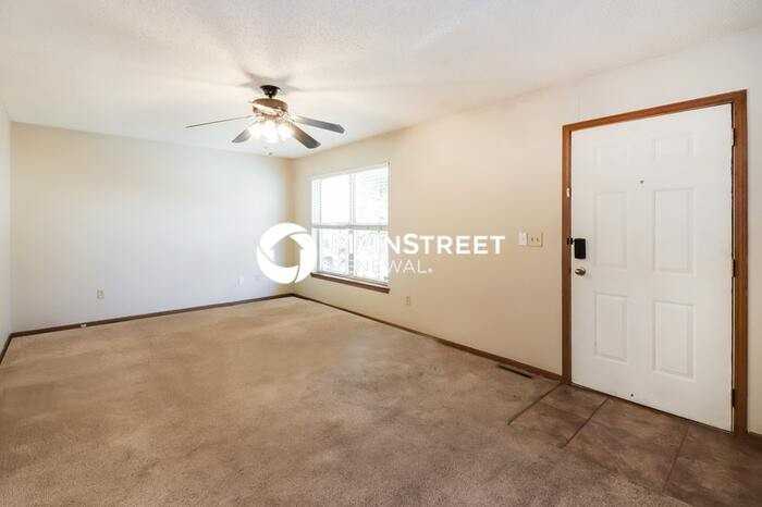 1414 Jay St - Photo 4 of 17