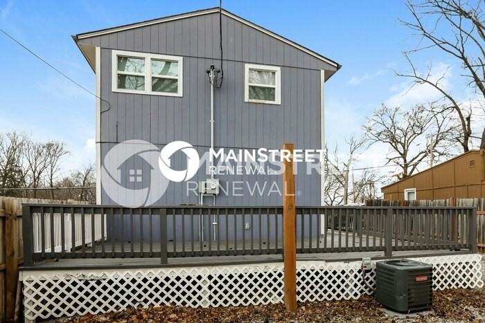 4823 N Brighton Ave - Photo 5 of 18