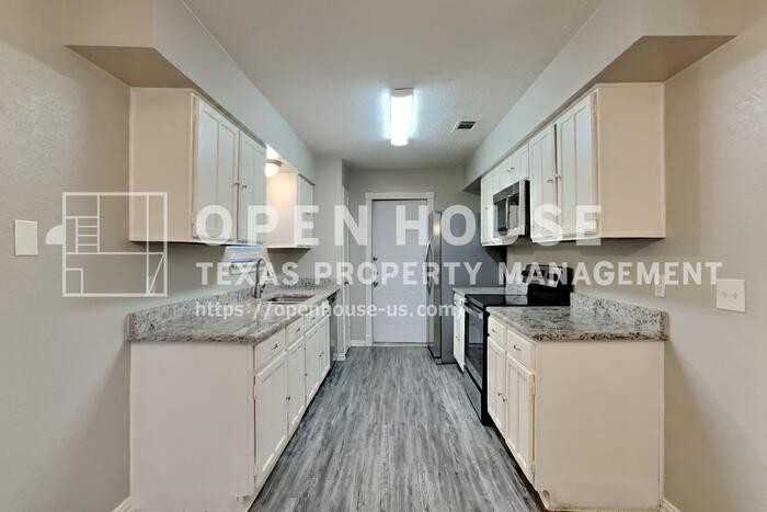 6915 Renfro Dr - Photo 6 of 23