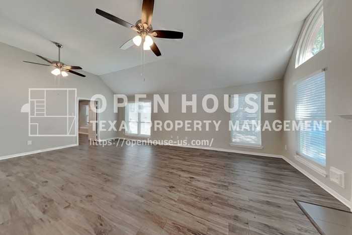 1518 Park Briar Dr - Photo 5 of 21