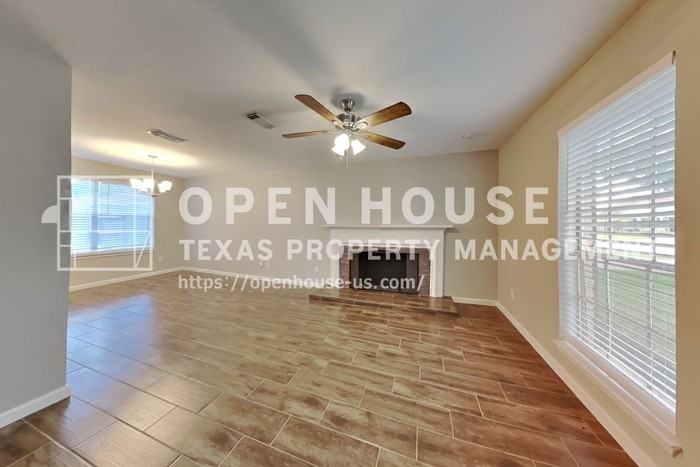 5315 Hazelgrove Dr - Photo 4 of 20