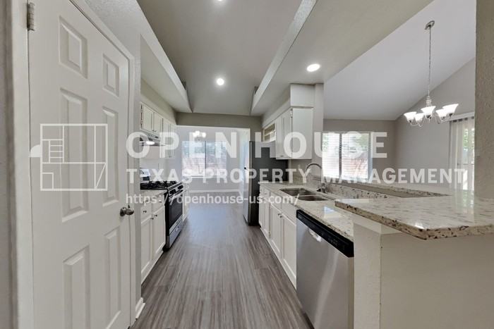 7323 Livery Ln - Photo 6 of 23