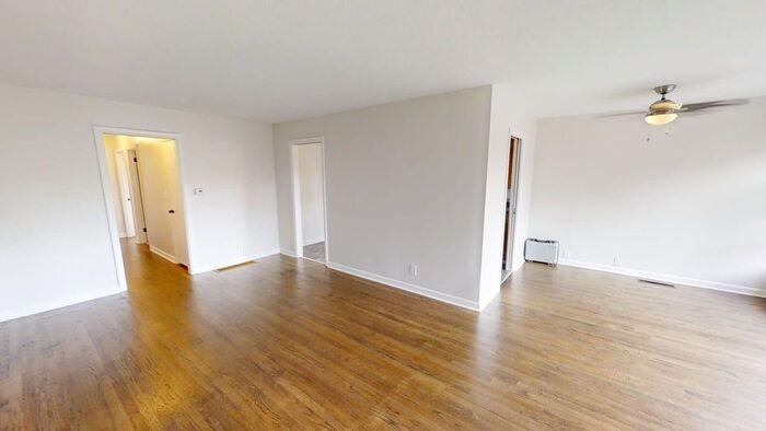 2334 Se 72nd Ave - Photo 4 of 31