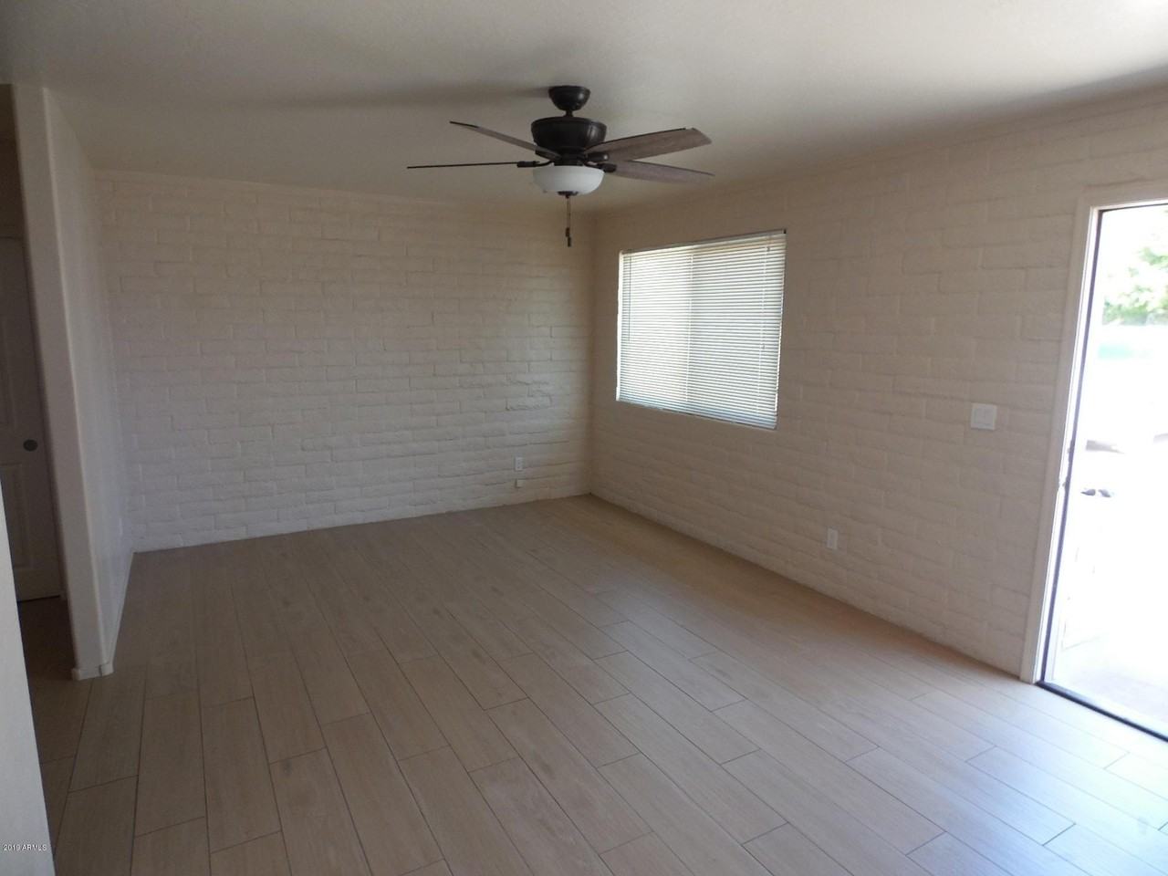 442 S Hobson - Photo 3 of 8
