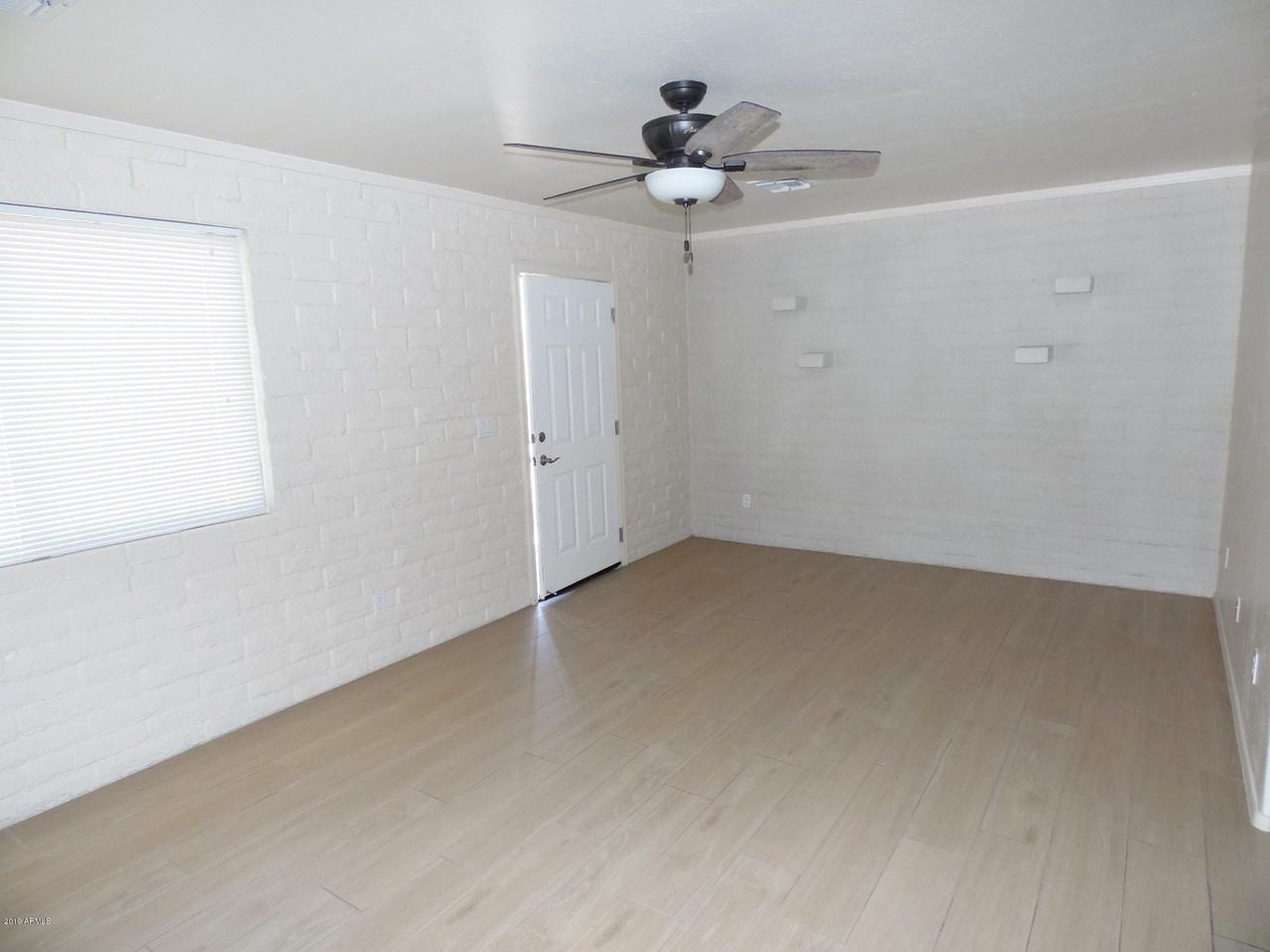 442 S Hobson - Photo 4 of 8