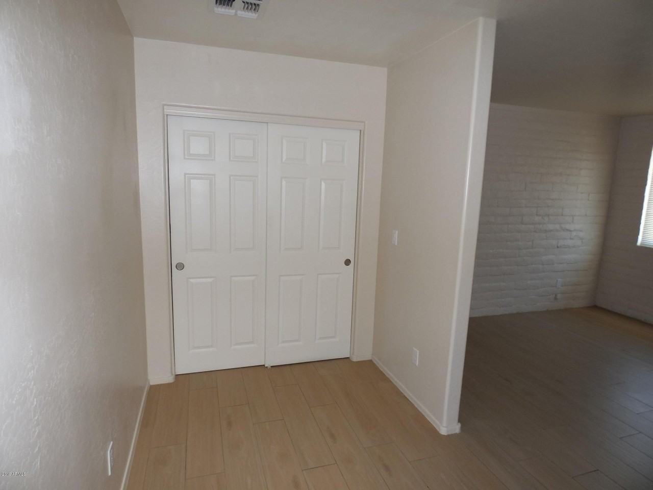 442 S Hobson - Photo 5 of 8