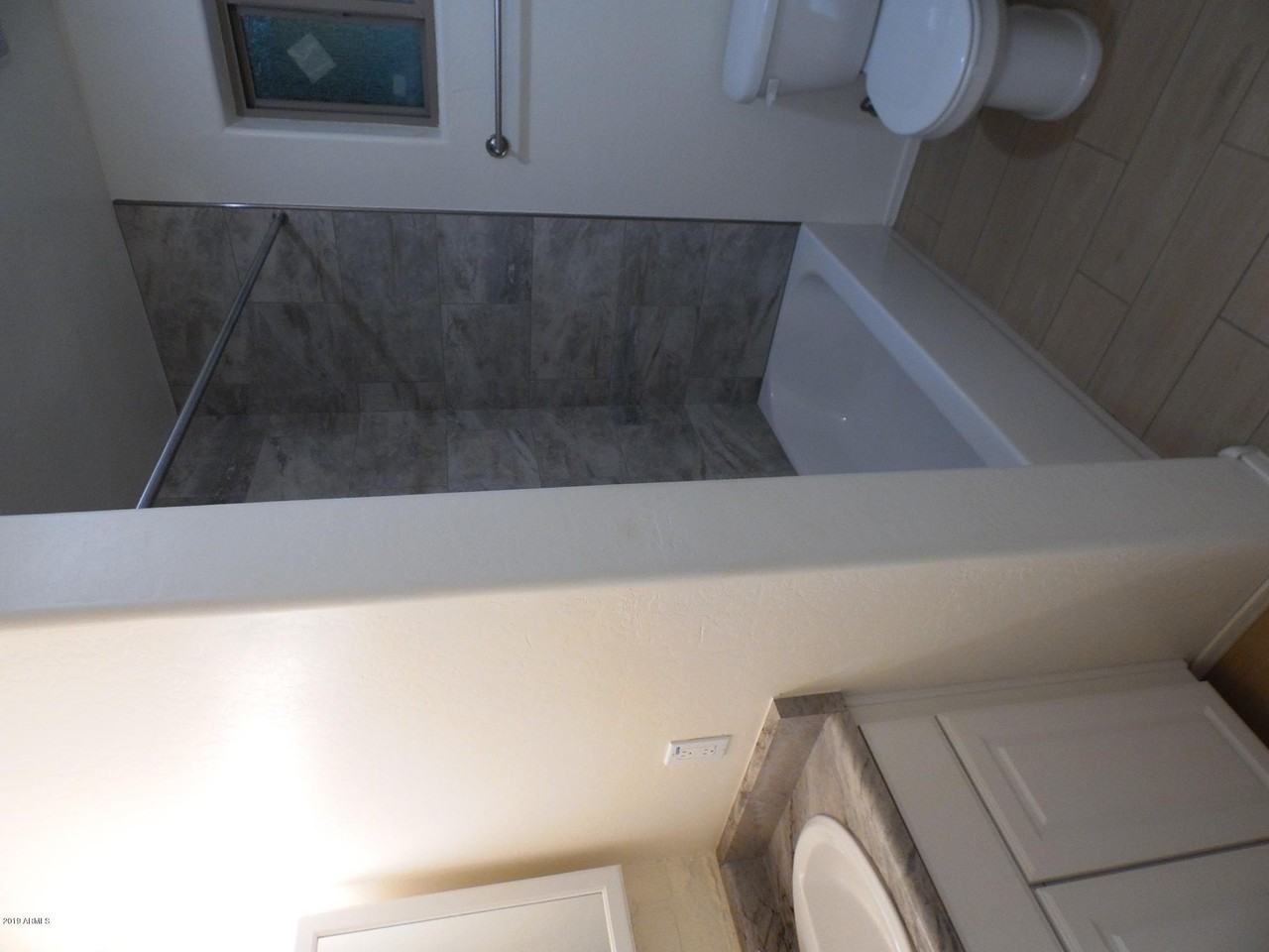 442 S Hobson - Photo 7 of 8