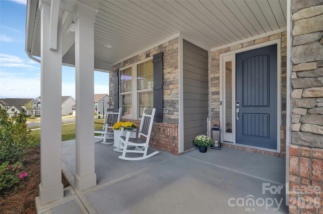 197 Winterberry St - Photo 3 of 47