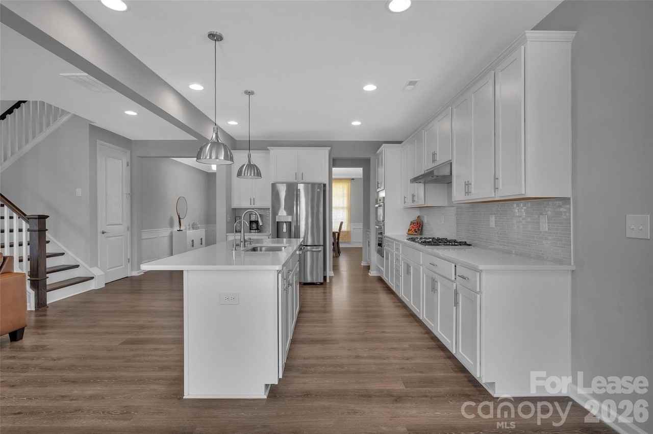 197 Winterberry St - Photo 7 of 47