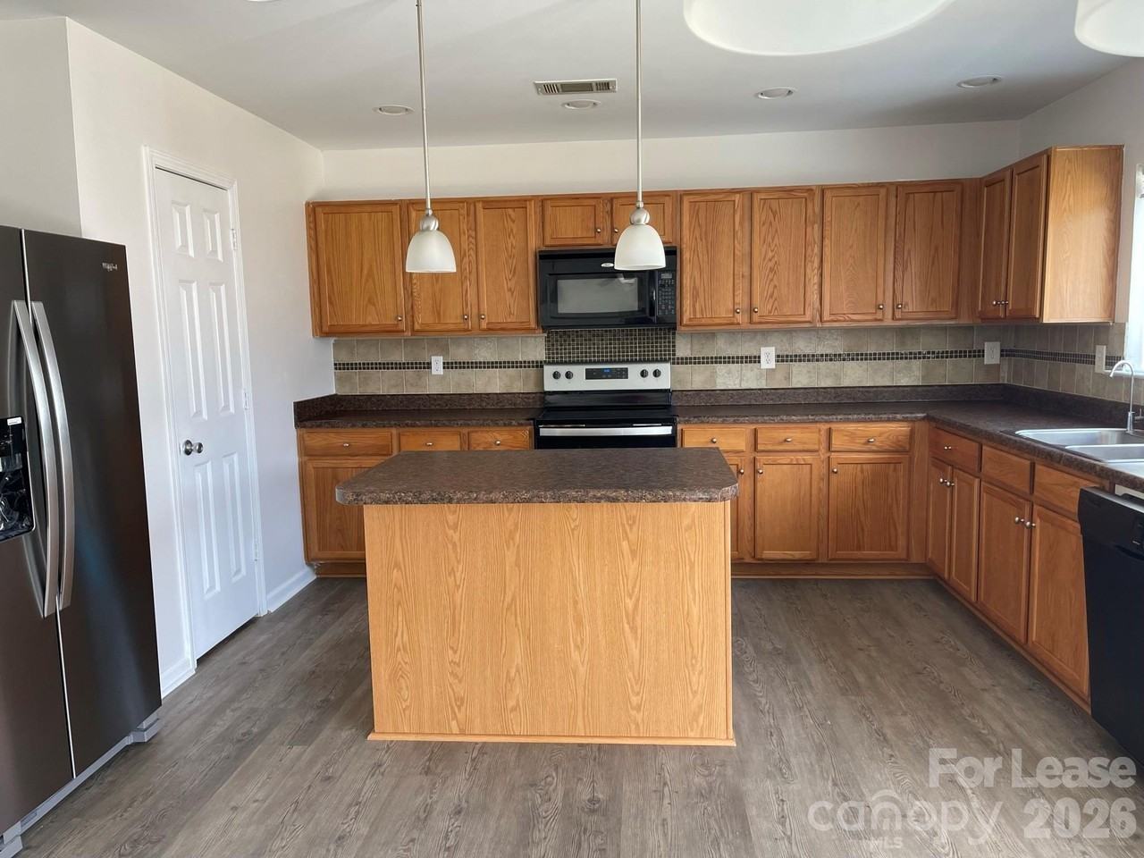 176 Silverspring Pl - Photo 4 of 22