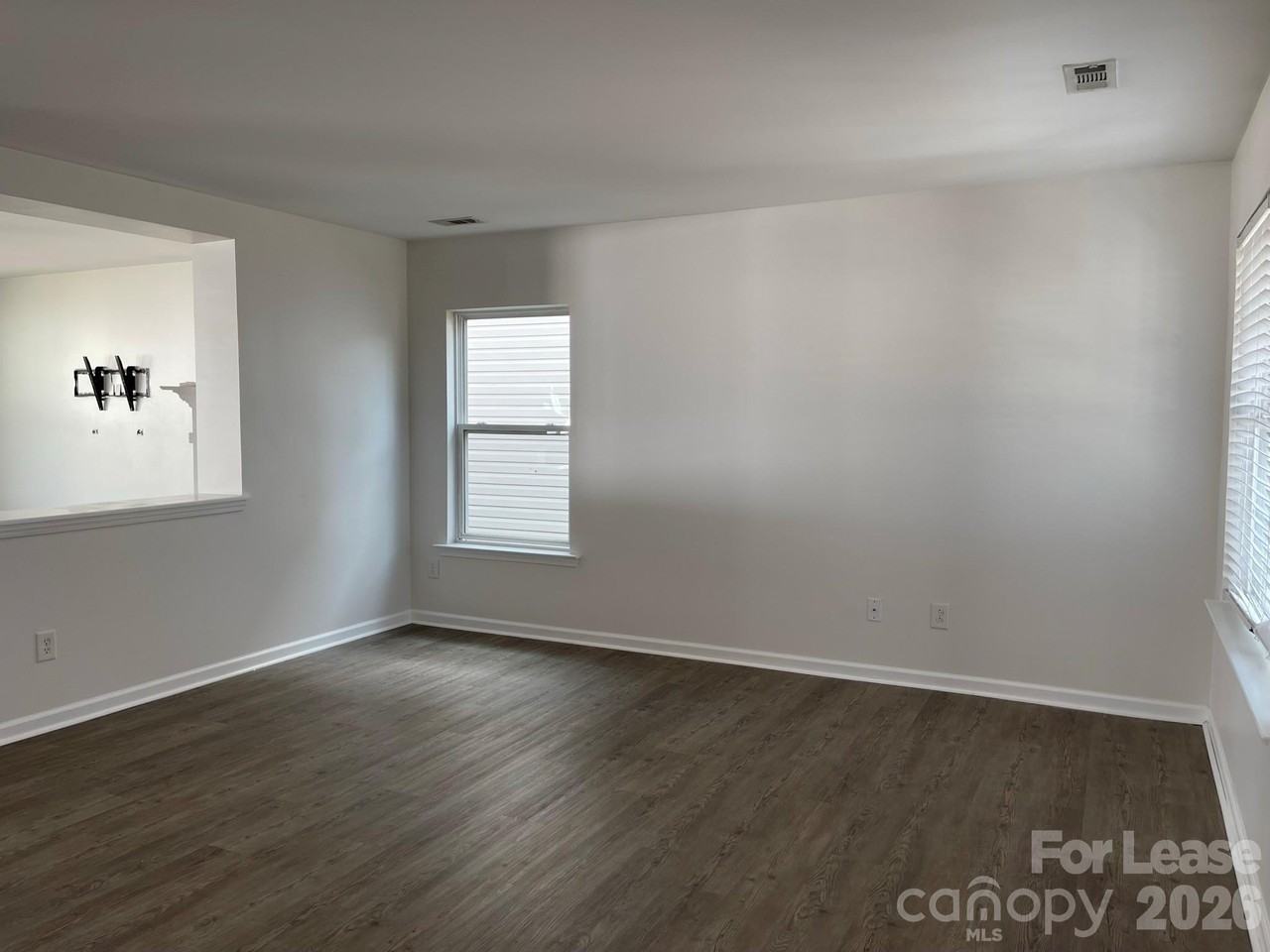 176 Silverspring Pl - Photo 7 of 22