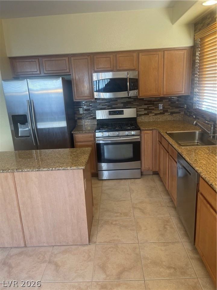 9504 Quitman Ave - Photo 3 of 25