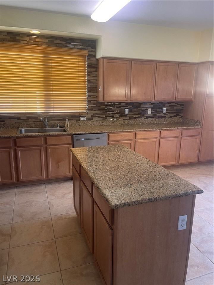 9504 Quitman Ave - Photo 6 of 25