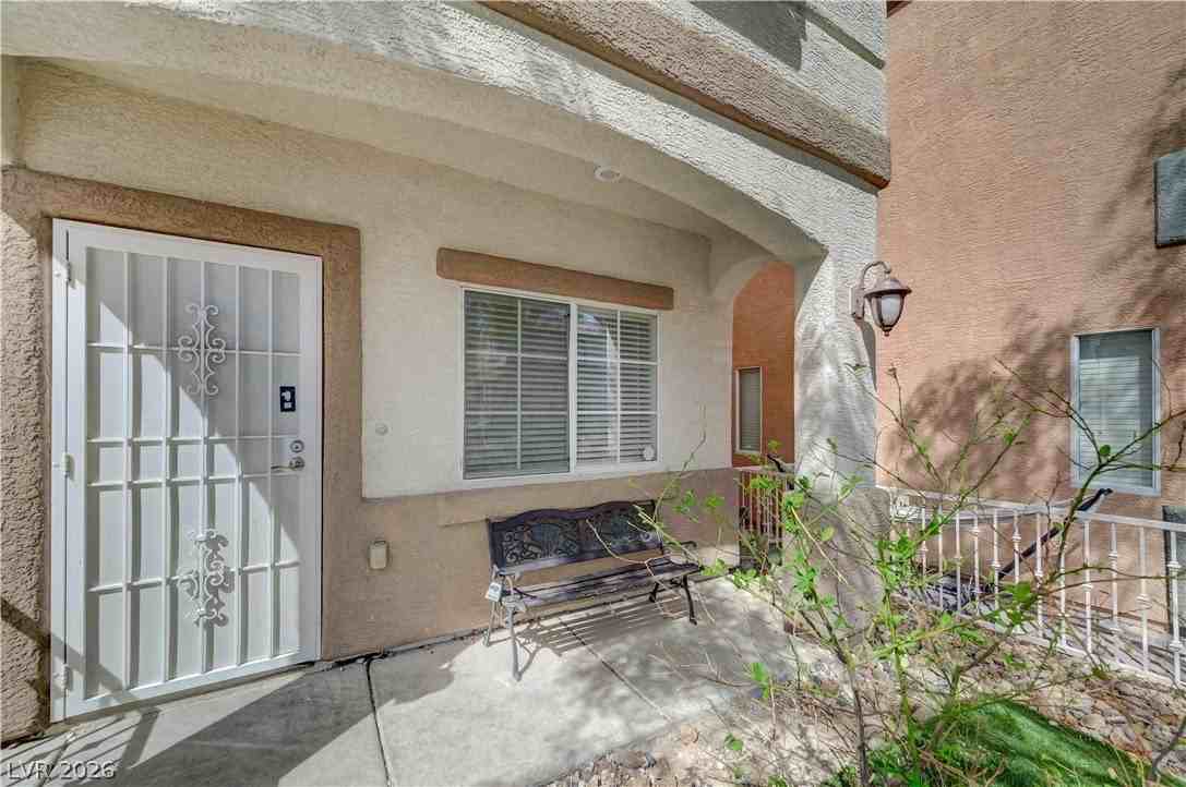 9934 Star Lake Ave - Photo 4 of 38