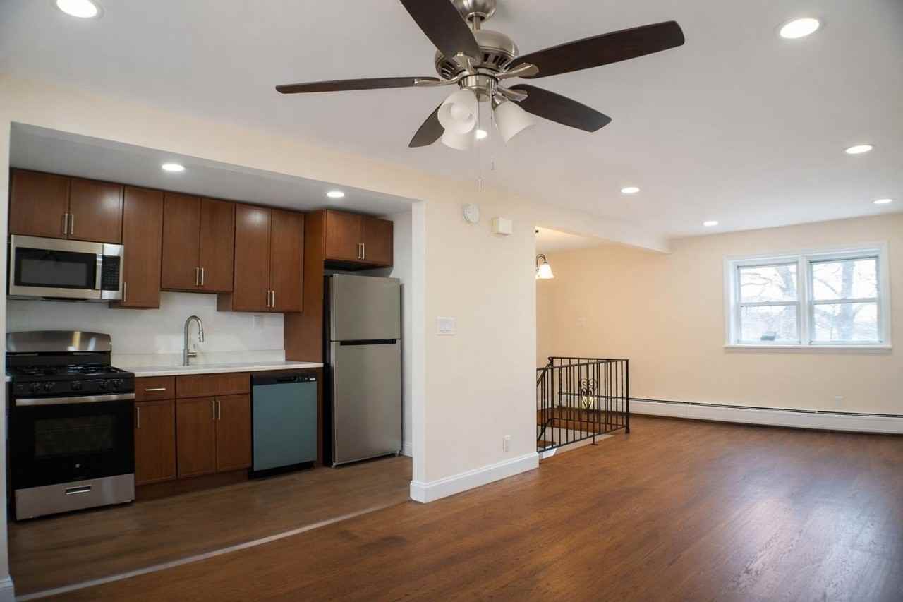 300 Cator Ave #2 - Photo 4 of 24