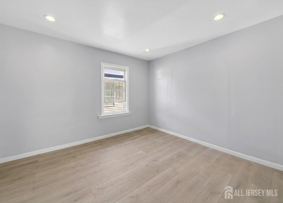 125 Lowell St Unit 2 - Photo 5 of 10