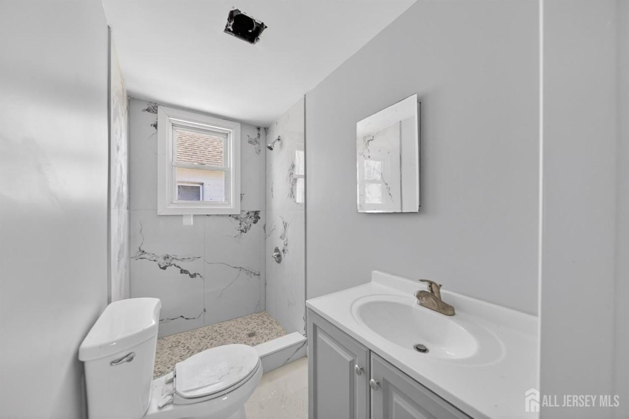 125 Lowell St Unit 2 - Photo 7 of 10