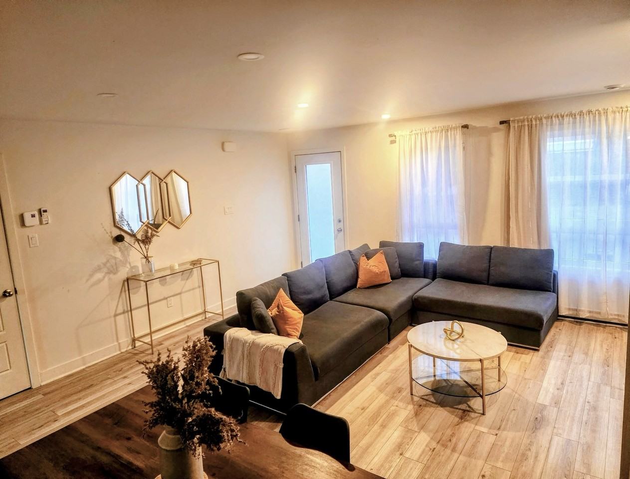 197 Rue Desmarchais - Photo 3 of 17