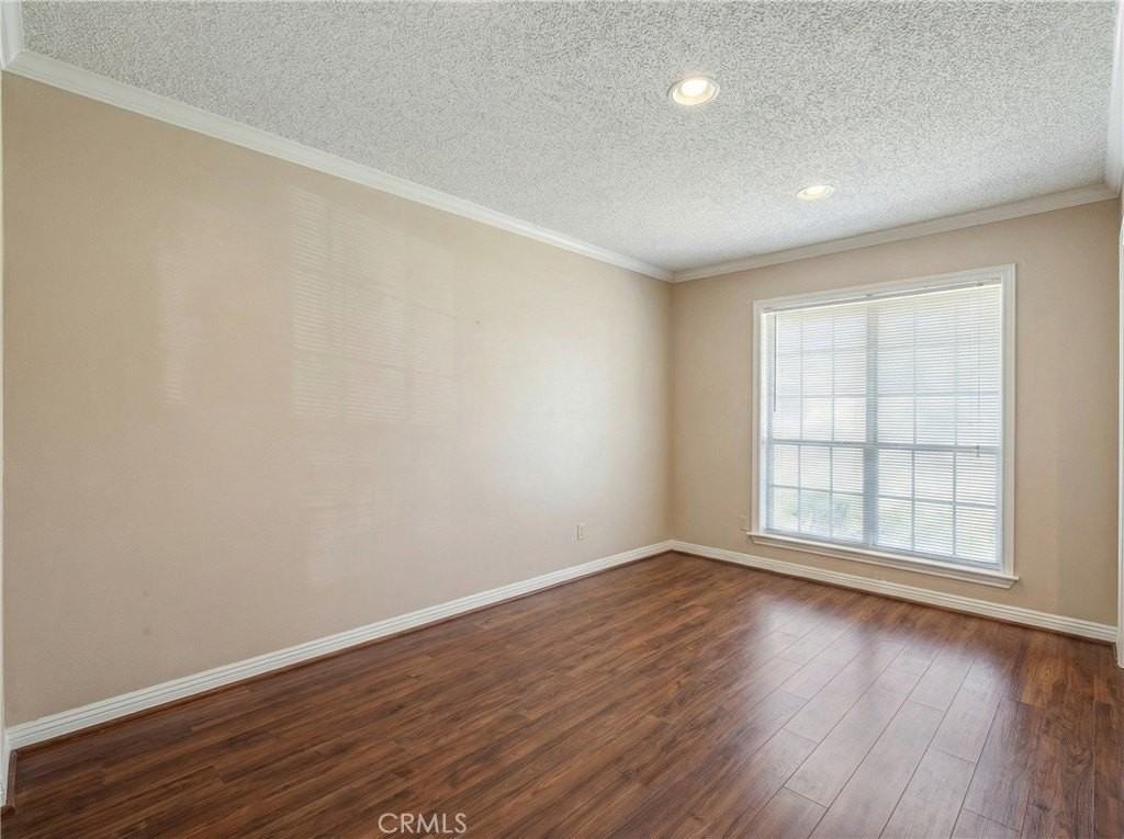 12830 Dunrobin Ave - Photo 5 of 16