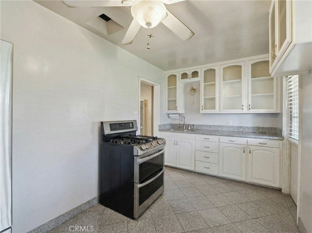 12830 Dunrobin Ave - Photo 6 of 16