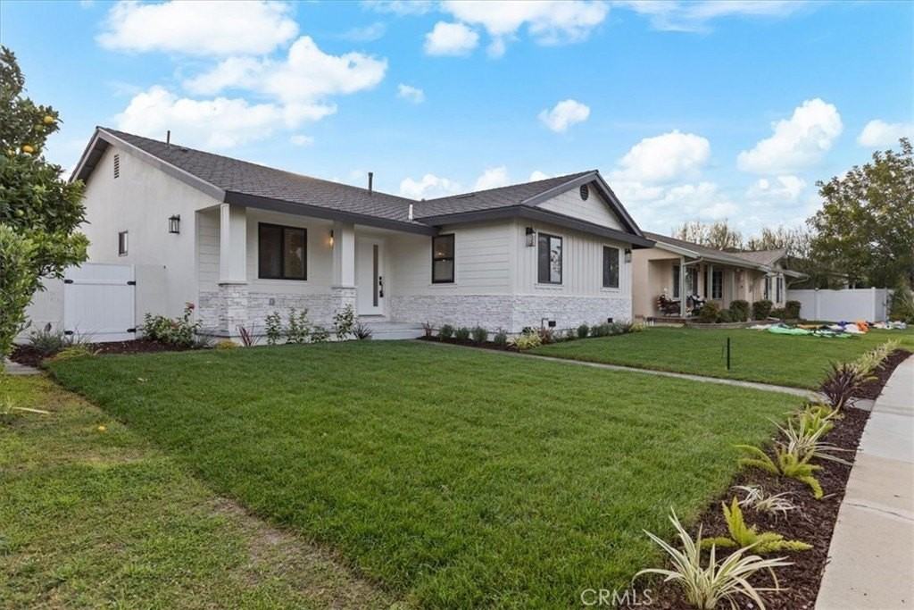 23217 Anza Ave - Photo 4 of 32