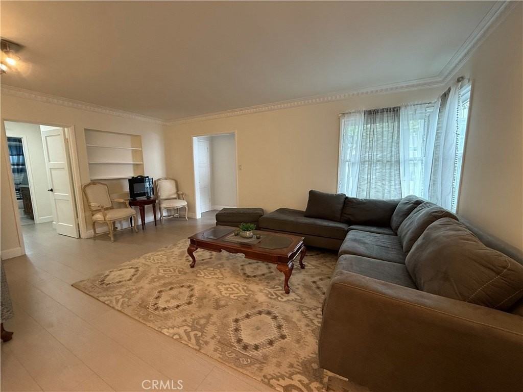 1216 S Cochran Ave - Photo 4 of 20