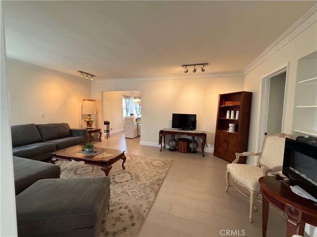 1216 S Cochran Ave - Photo 6 of 20