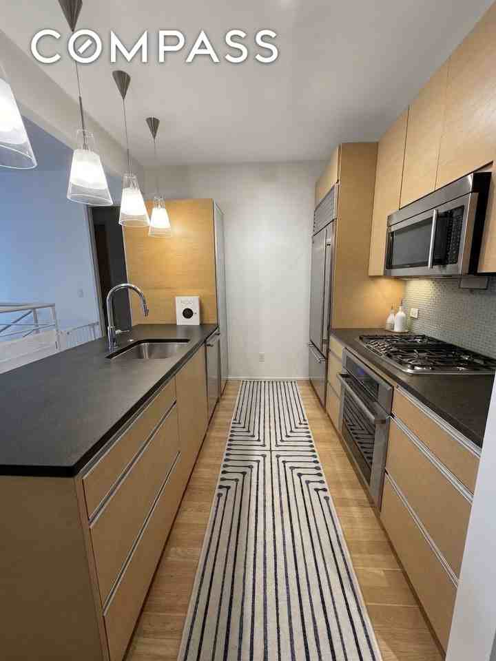 110 3rd Ave #1B - Photo 4 of 16