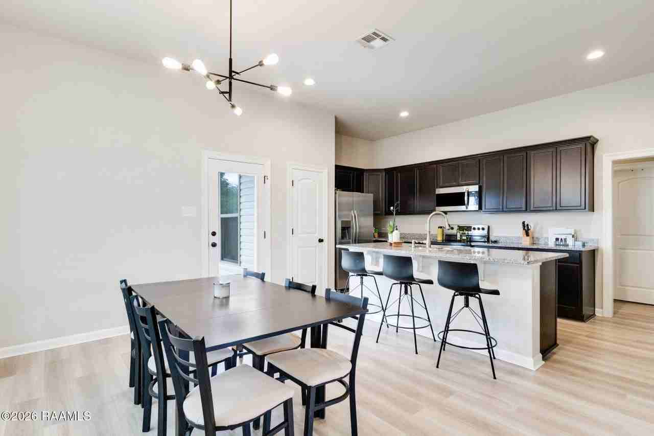 224 Crescent View Ln - Photo 5 of 17