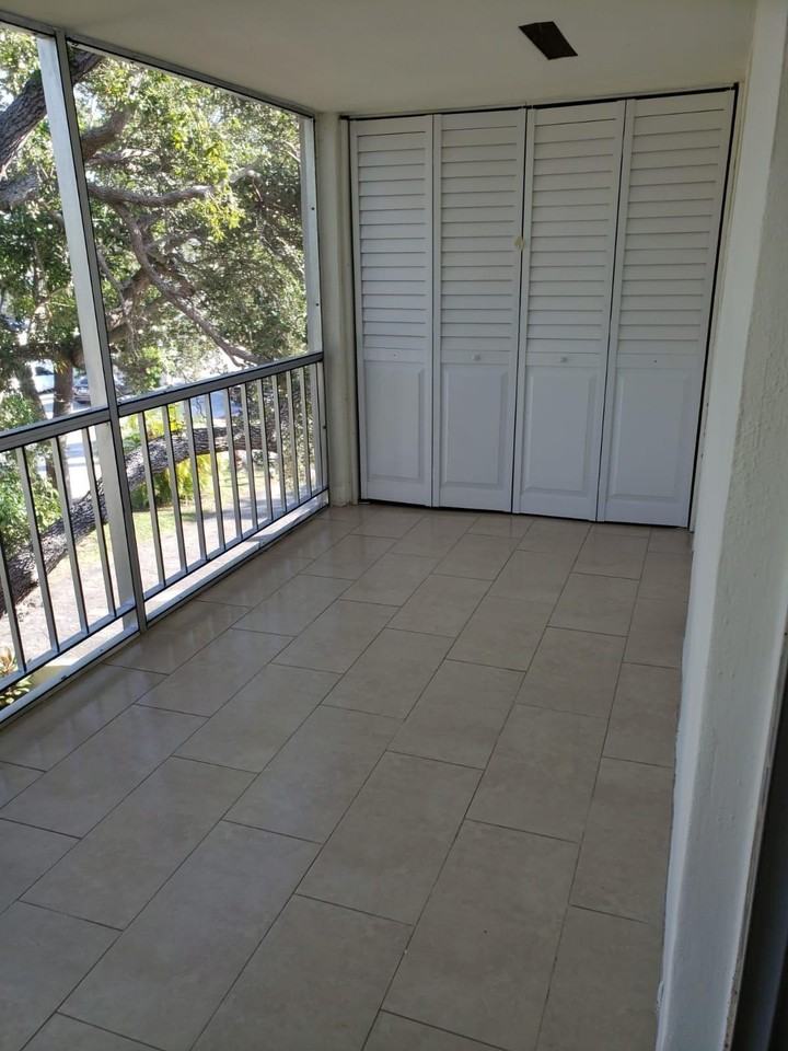 632 Nw 13th St #210 - Photo 4 of 11