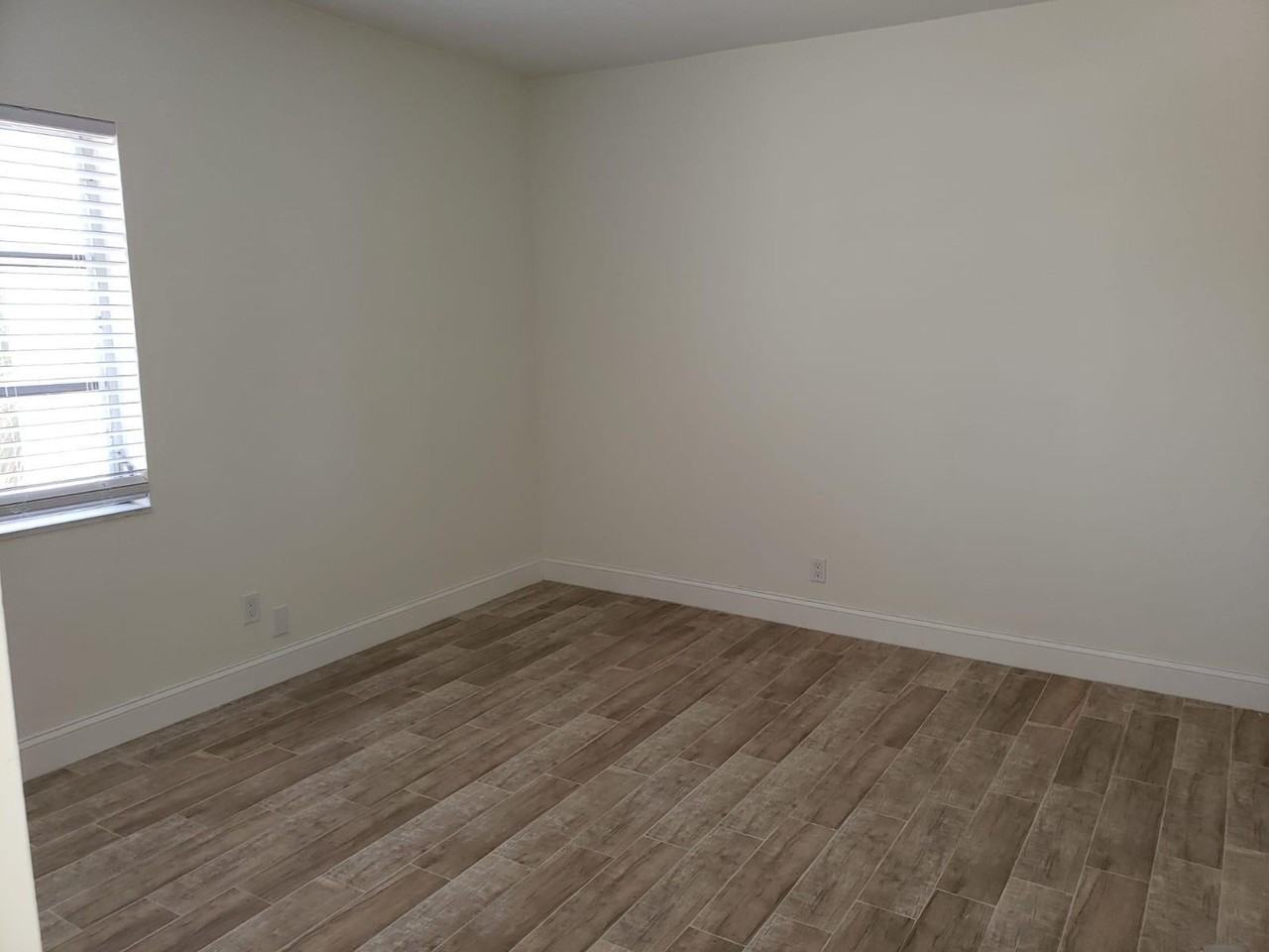 632 Nw 13th St #210 - Photo 7 of 11