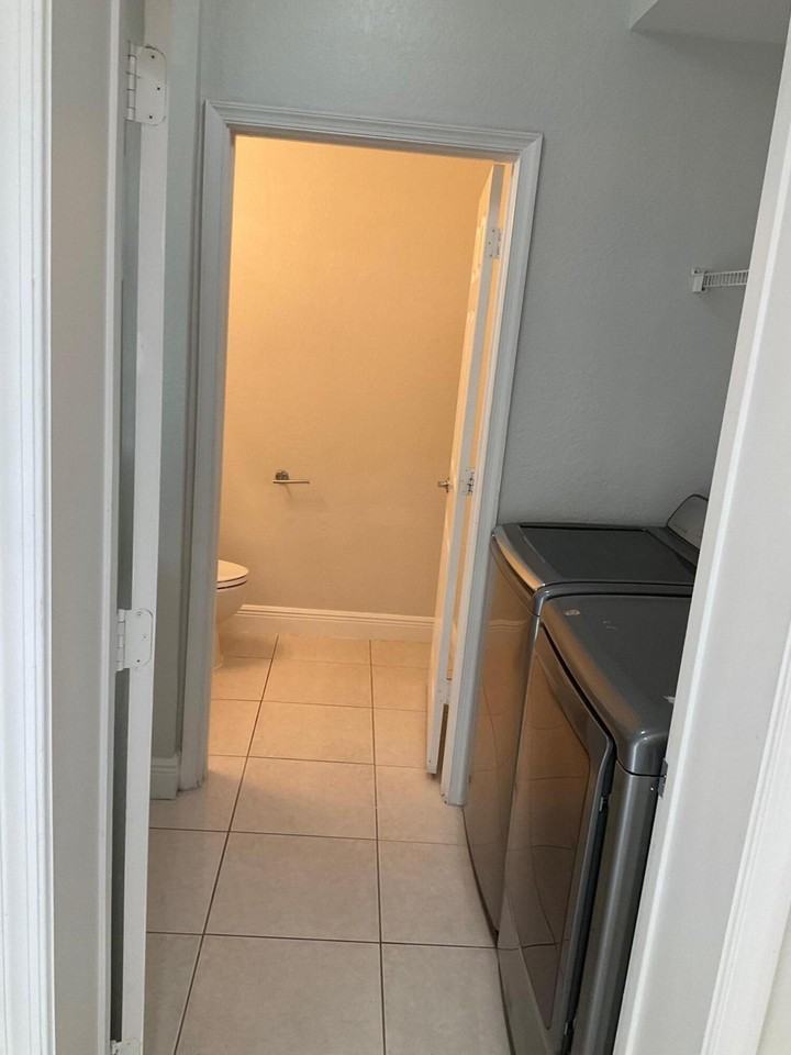 6639 Hidden Cove Dr Unit 4-7 - Photo 4 of 20