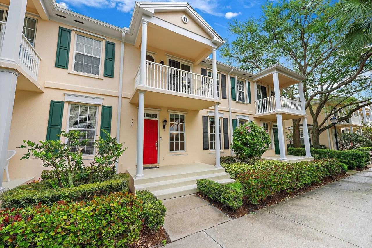 136 Ashley Ct - Photo 2 of 26