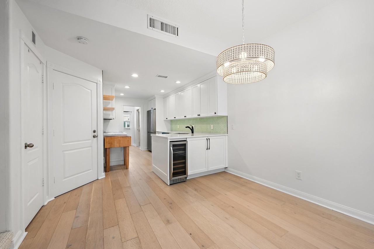 136 Ashley Ct - Photo 6 of 26