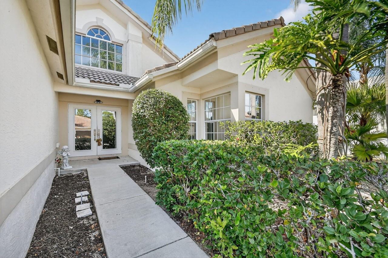 2725 Pointe Cir - Photo 2 of 50