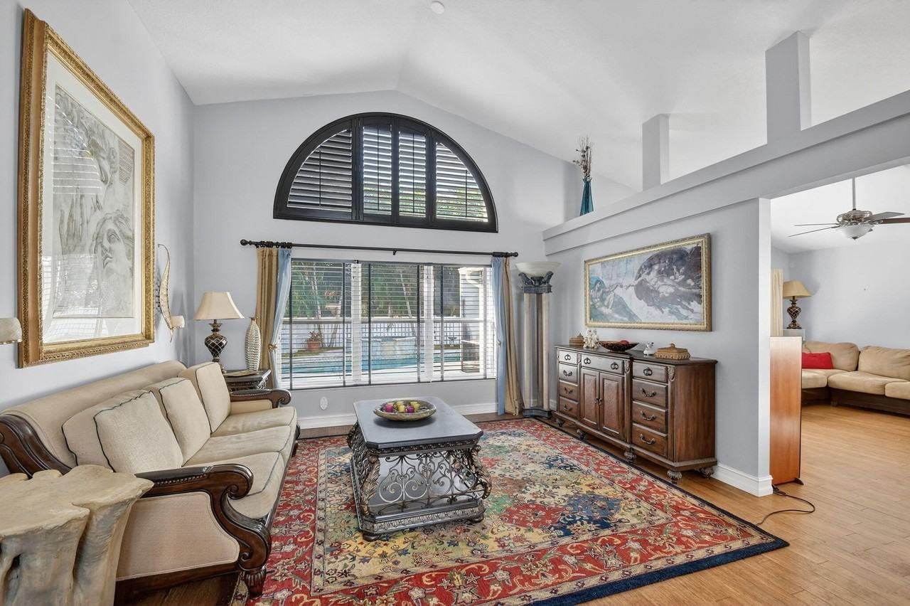 2725 Pointe Cir - Photo 6 of 50