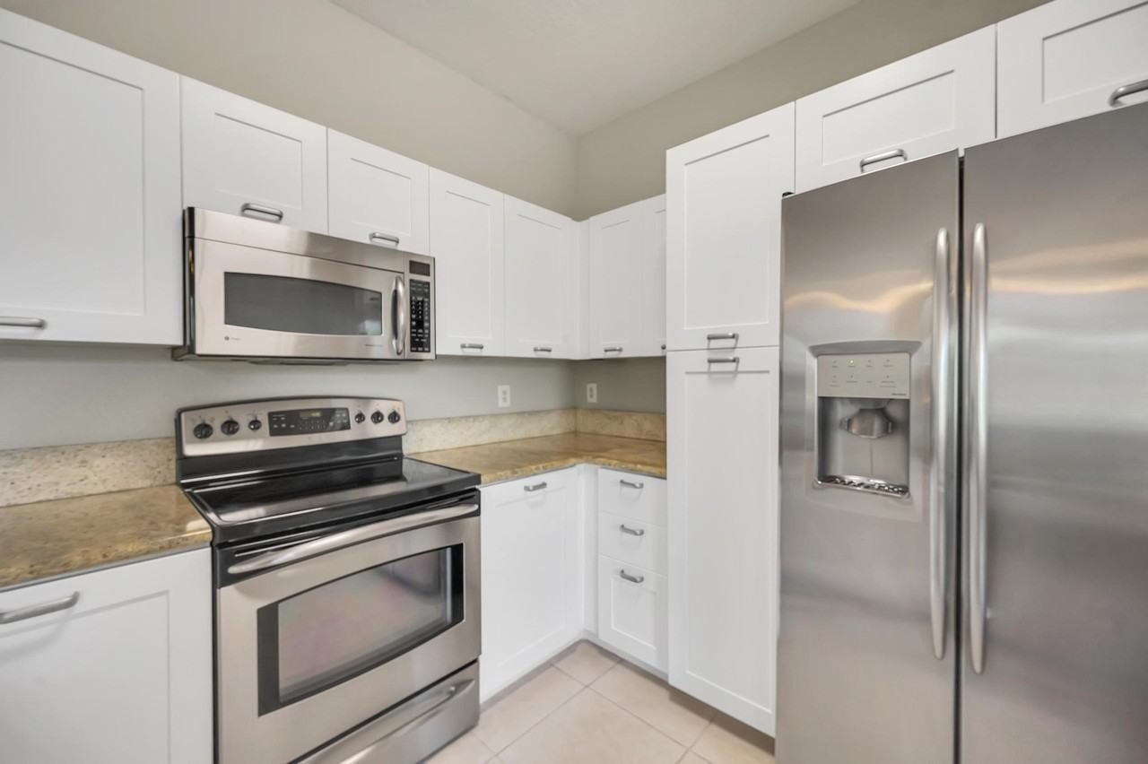 40 Se Sedona Cir #202 - Photo 3 of 37