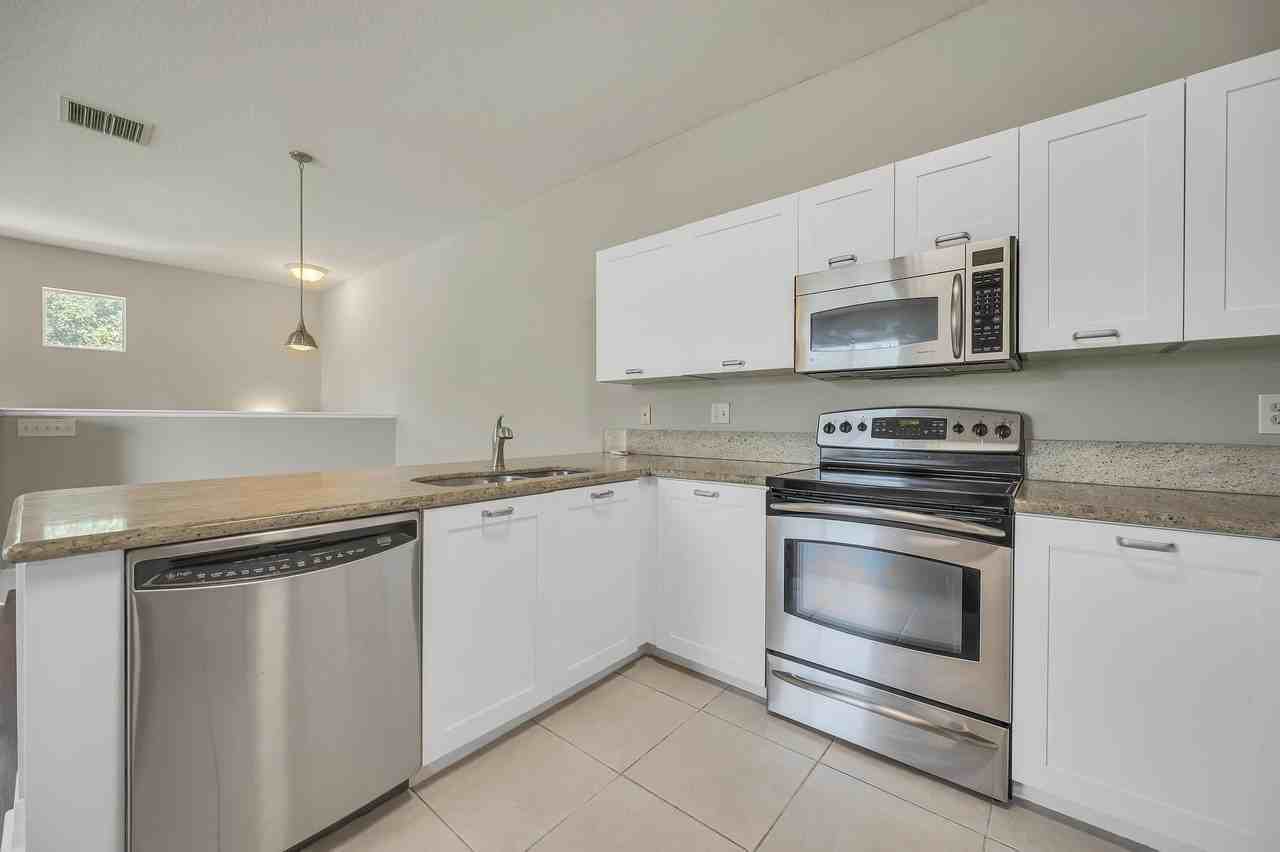 40 Se Sedona Cir #202 - Photo 4 of 37