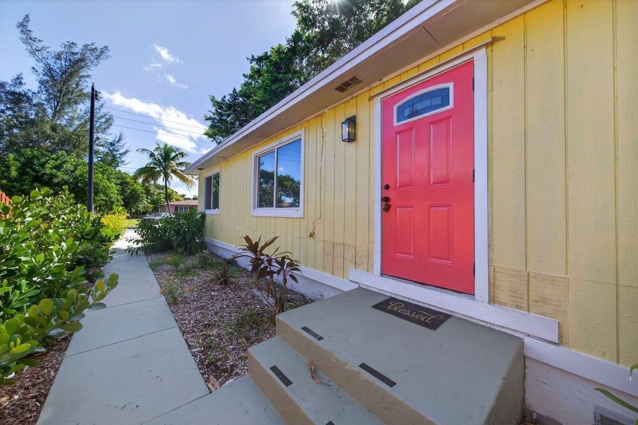 117 Ne 8th St - Photo 3 of 31