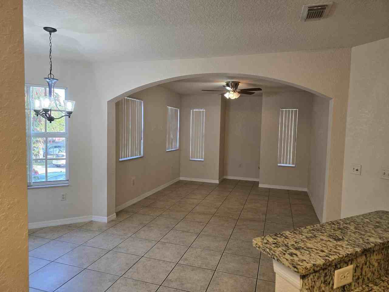 144 Sw Peacock Blvd #23-201 - Photo 6 of 18