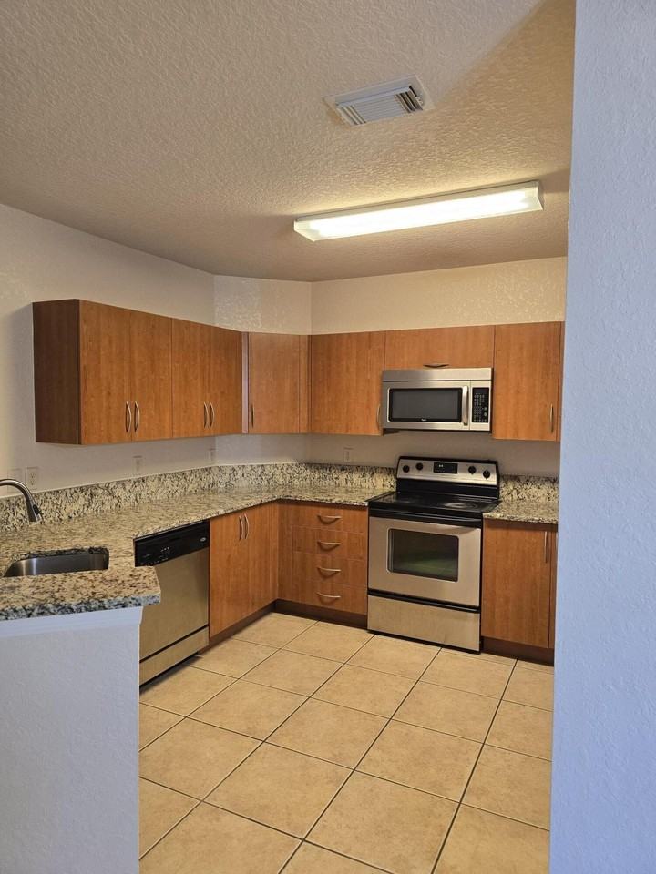 144 Sw Peacock Blvd #23-201 - Photo 7 of 18