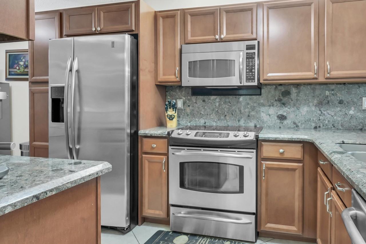 6610 Coral Lake Dr Unit 110 - Photo 7 of 50