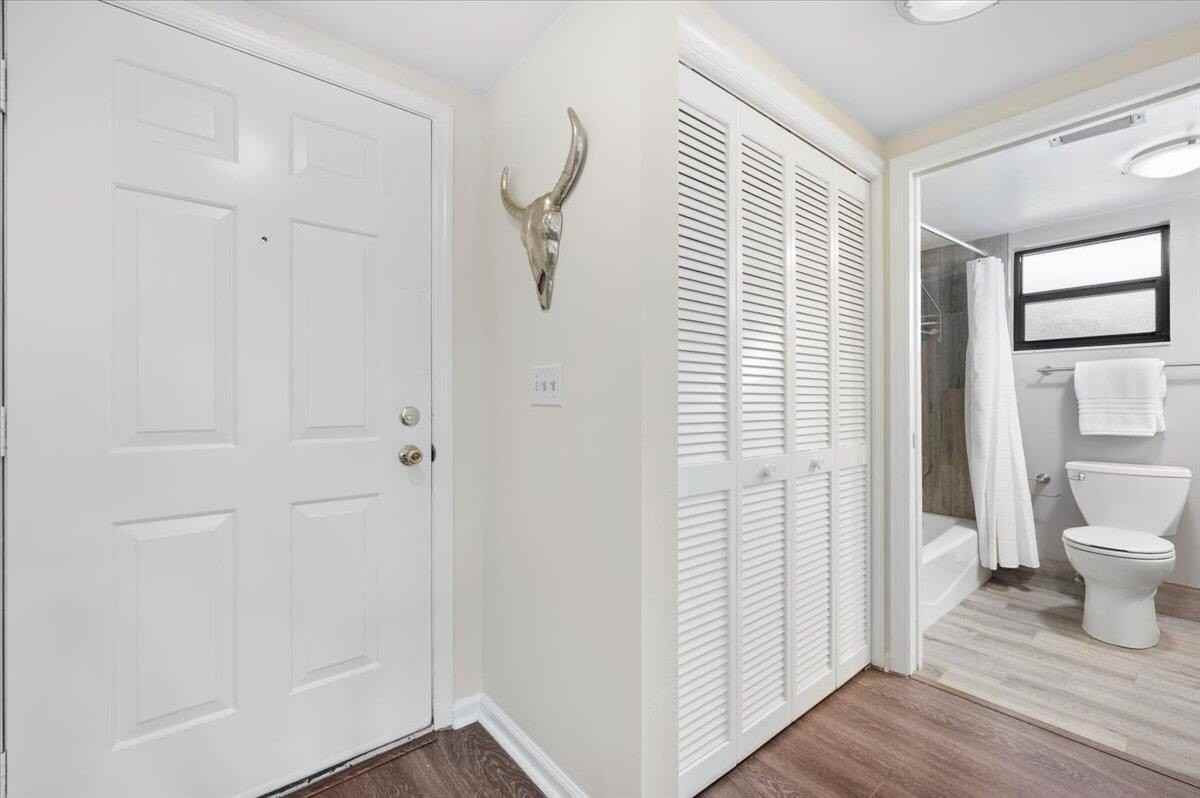 11863 Wimbledon Cir #524 - Photo 3 of 30