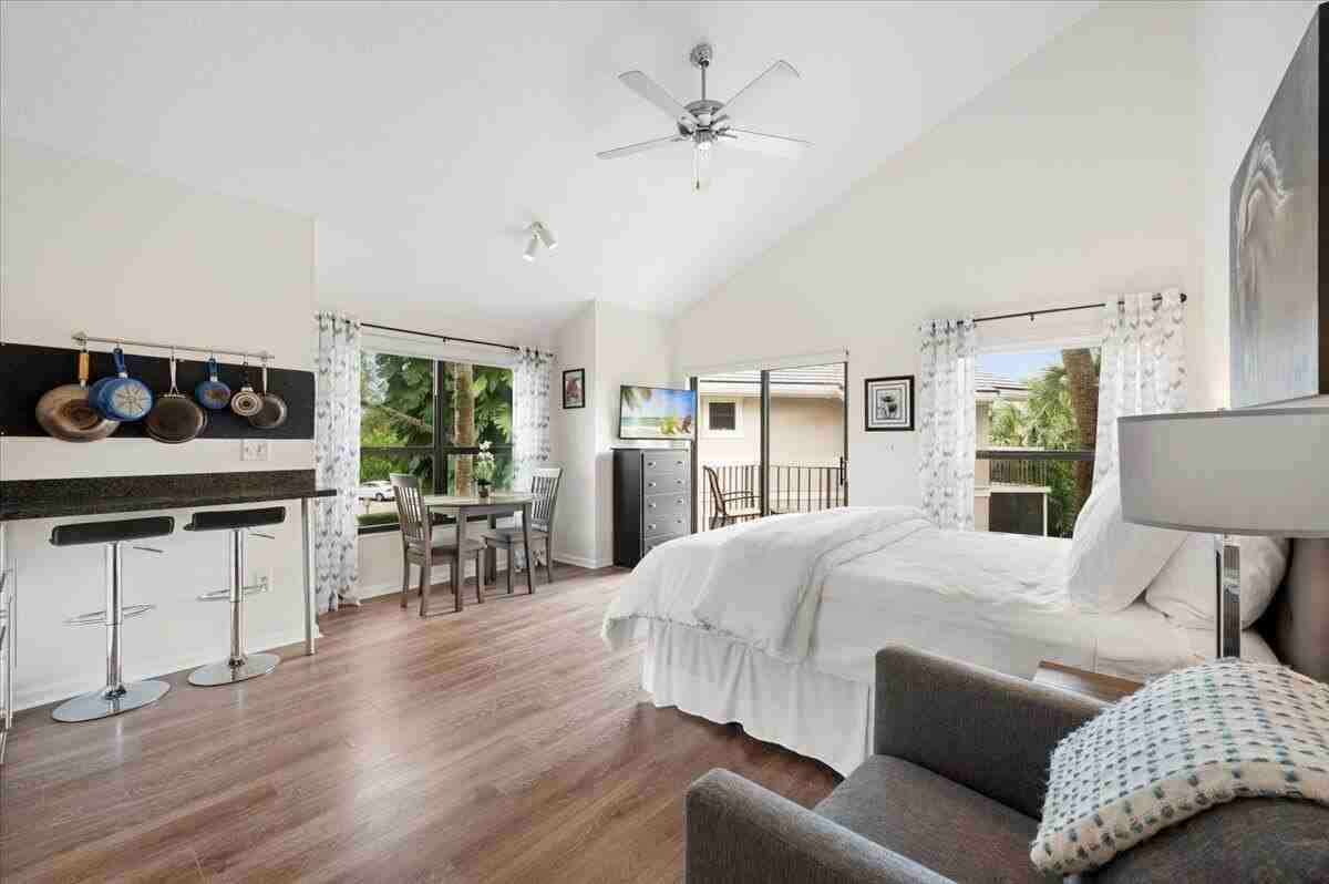 11863 Wimbledon Cir #524 - Photo 7 of 30