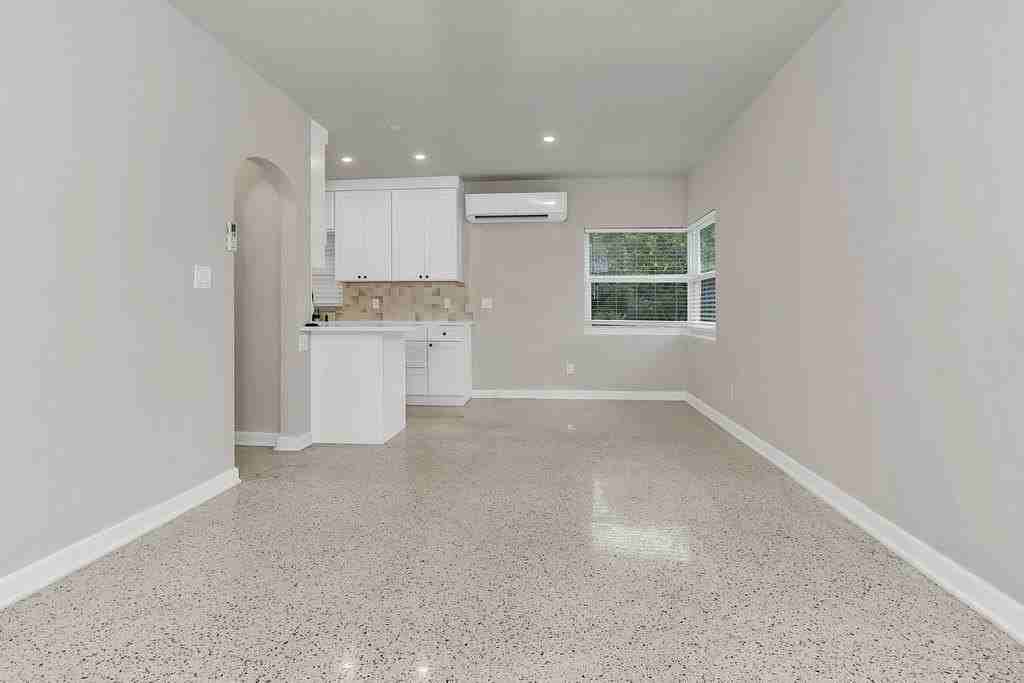 17 S Ocean Breeze Apt 1 - Photo 3 of 21