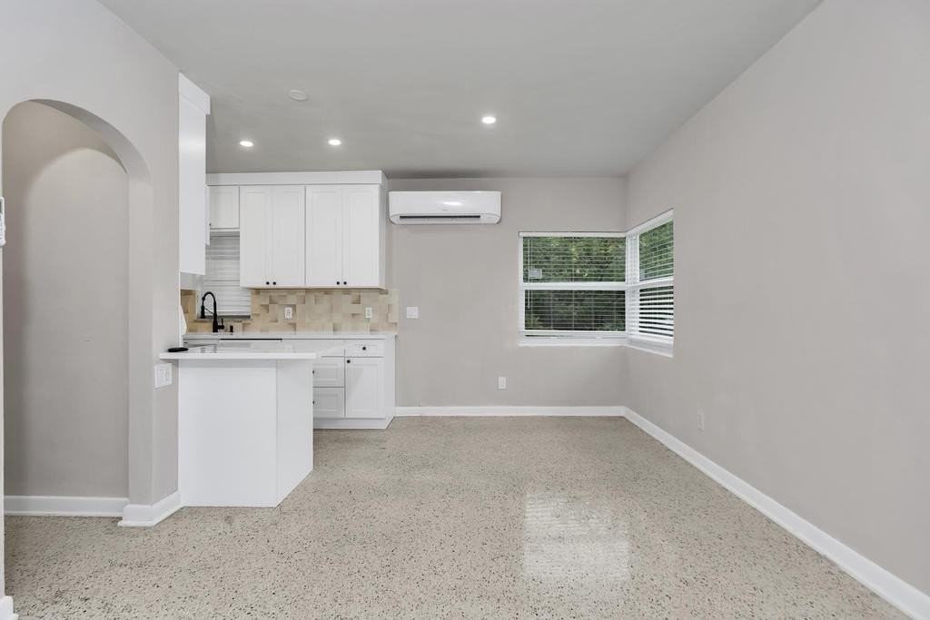 17 S Ocean Breeze Apt 1 - Photo 5 of 21